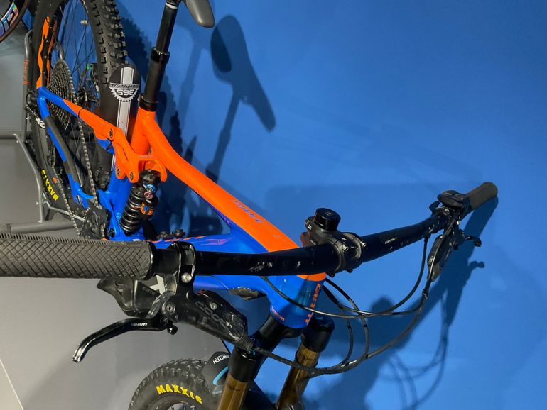 Used Giant Trance E+ SX 0 Pro 2019 2019 Mountainbike, Blue, 27.5 — image 4 of 5