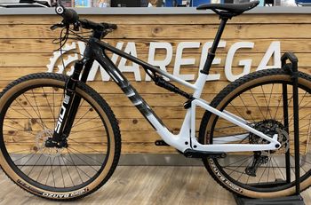 Used BMC Fourstroke THREE 2023 2023 Mountainbike, Black, 29 — image 2 of 4