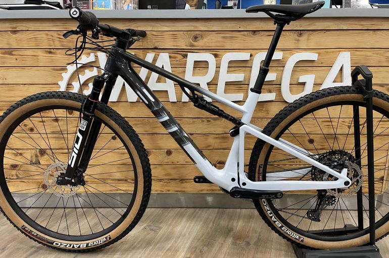 Used BMC Fourstroke THREE 2023 2023 Mountainbike, Black, 29 — image 2 of 4