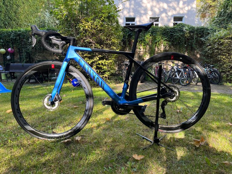 Used Canyon Canyon Ultimate CF SL7 Di2 2023 Road & Gravel, Blue — image 68 of 70