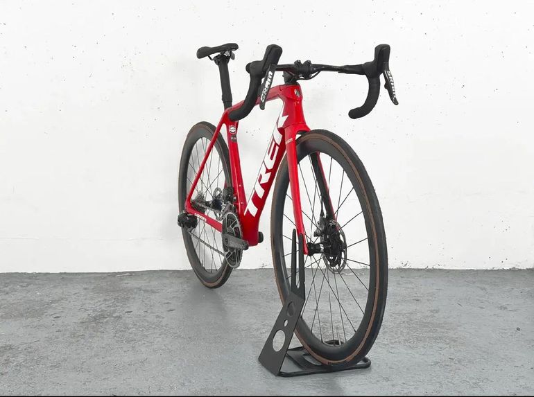 Trek Émonda SLR 9 eTap 2023 2023 Road & Gravel usato, Rosso — immagine 2 di 5