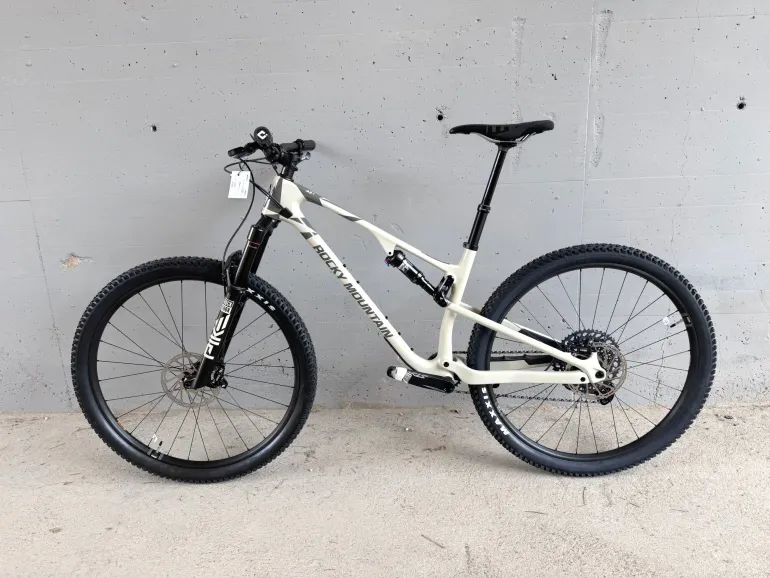 Used Rocky Mountain Element C50 Sram 2024 2024 Mountainbike, White, 27.5, 29 — image 3 of 7