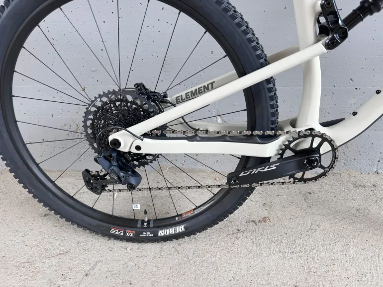 Used Rocky Mountain Element C50 Sram 2024 2024 Mountainbike, White, 27.5, 29 — image 2 of 7