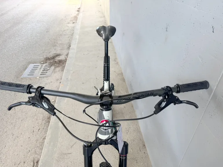 Used Rocky Mountain Element C50 Sram 2024 2024 Mountainbike, White, 27.5, 29 — image 4 of 7