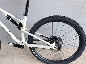 Used Rocky Mountain Element C50 Sram 2024 2024 Mountainbike, White, 27.5, 29 — image 6 of 7
