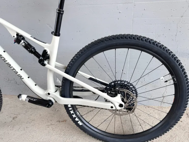Used Rocky Mountain Element C50 Sram 2024 2024 Mountainbike, White, 27.5, 29 — image 6 of 7