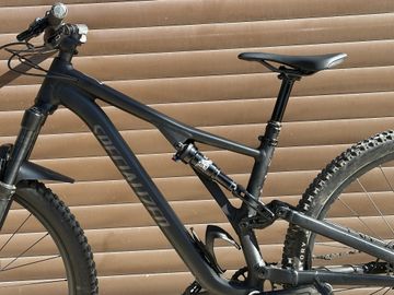 Specialized Stumpjumper Alloy 2023 2023 Mountainbike usato, Nero — immagine 2 di 4