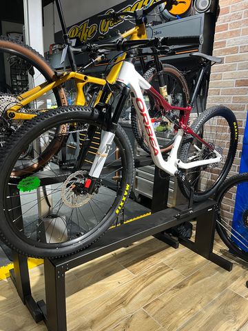 Gebrauchtes Orbea OIZ H30 2024 2024 Mountainbike, Weiß, 29 — Bild 2 von 3