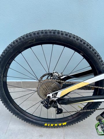 Used YT Industries Jeffsy 27 CF Pro 2018 2018 Mountainbike, White, 27.5 — image 3 of 4