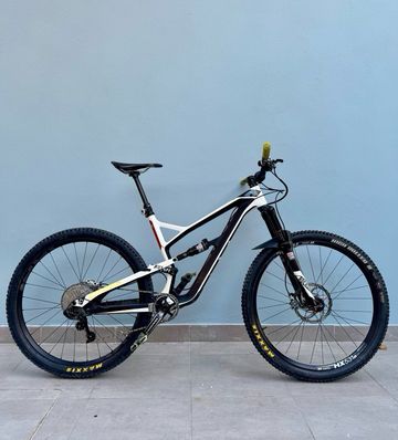 Used YT Industries Jeffsy 27 CF Pro 2018 2018 Mountainbike, White, 27.5 — image 1 of 4
