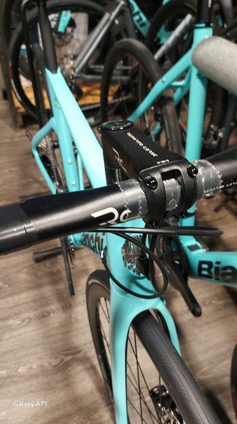 Used Bianchi Aria - 105 2022 2022 Road & Gravel — image 8 of 8