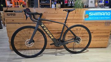 Gebrauchtes Trek Domane+ AL 5 2025 2025 Road & Gravel, Schwarz — Bild 2 von 3