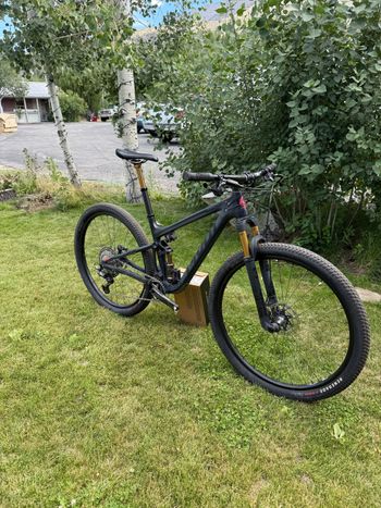 Used Pivot Mach 4 SL Team XTR w/ 100mm Fork & Fox Live Valve 2021 2021 MTB