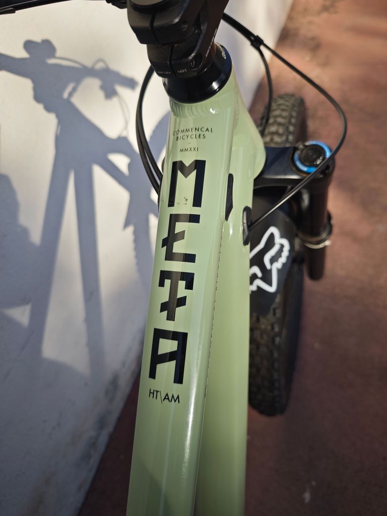 Used Commencal META HT AM RIDE 2022 2022 Mountainbike, Green, 29, 27.5 — image 8 of 11