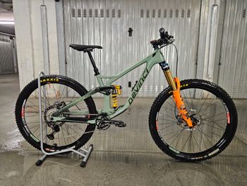Used Devinci Spartan Carbon XT 12S 2021 2021 Mountainbike, Green, 29 — image 1 of 8