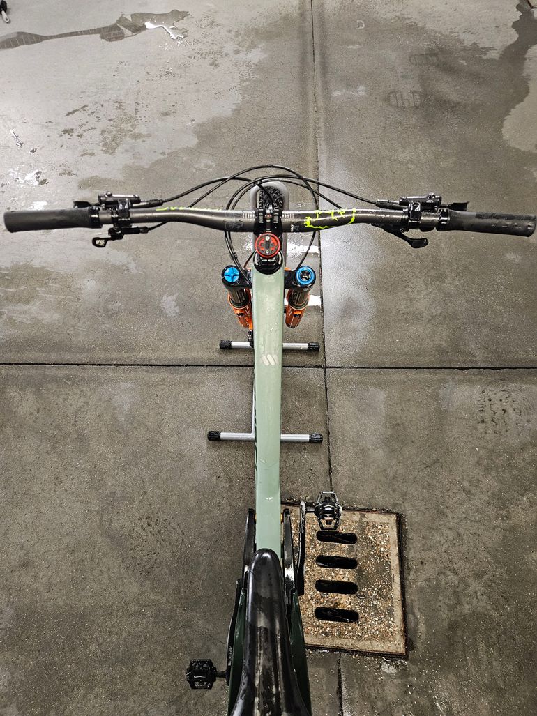 Used Devinci Spartan Carbon XT 12S 2021 2021 Mountainbike, Green, 29 — image 5 of 8