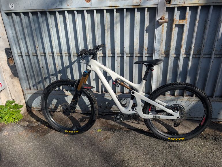 Yeti SB140 27.5 C2 2022 2022 Mountainbike usato, Bianco — immagine 5 di 6