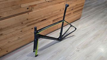 Specialized Tarmac Pro Disc Race 2015 Frameset 2015 Road & Gravel usato, Nero — immagine 4 di 12