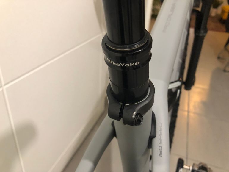 Used Trek Procaliber SL 2021 Mountainbike, Light Gray, 29 — image 2 of 5