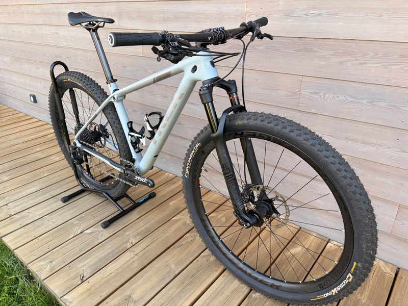 Used Trek Procaliber SL 2021 Mountainbike, Light Gray, 29 — image 2 of 6
