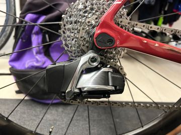 Brugt Canyon Ultimate CF SLX Disc 9.0 Aero 2018 2018 Road & Gravel — billede 3 af 7
