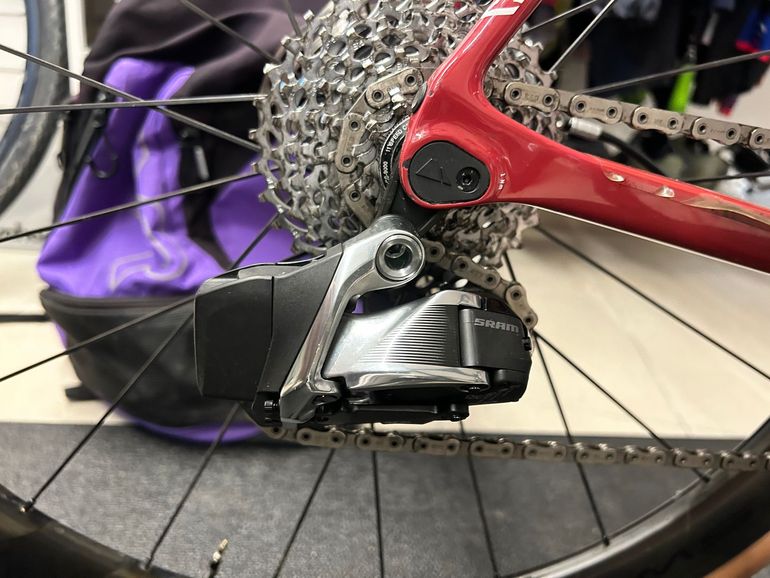 Brugt Canyon Ultimate CF SLX Disc 9.0 Aero 2018 2018 Road & Gravel — billede 3 af 7