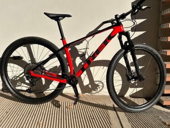 Used Trek Procaliber 9.6 2021 2021 Mountainbike, Red, 29 — image 1 of 6