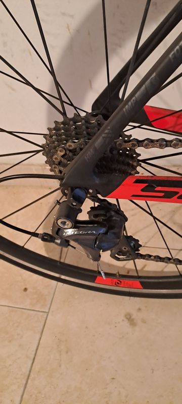 Used Scott Foil 20 2017 2017 Road & Gravel, Red — image 2 of 6