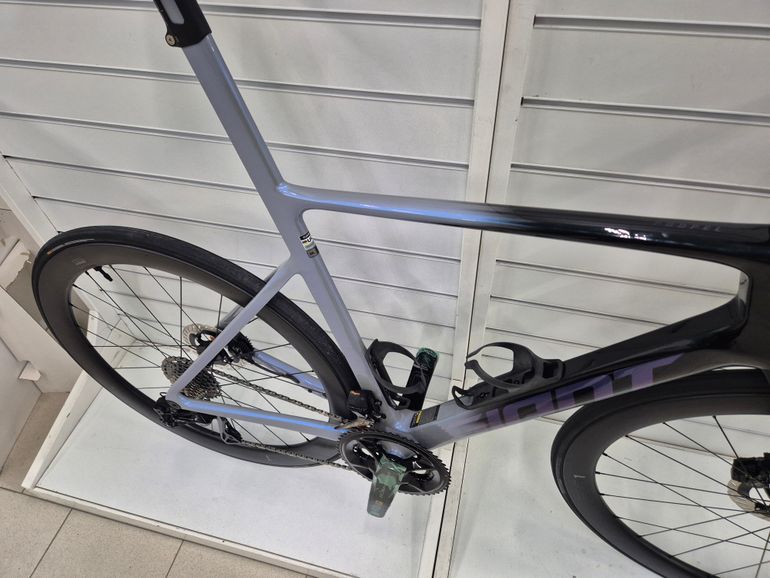 Giant Propel Advanced SL 0 2024 2024 Road & Gravel usato, Nero — immagine 7 di 7