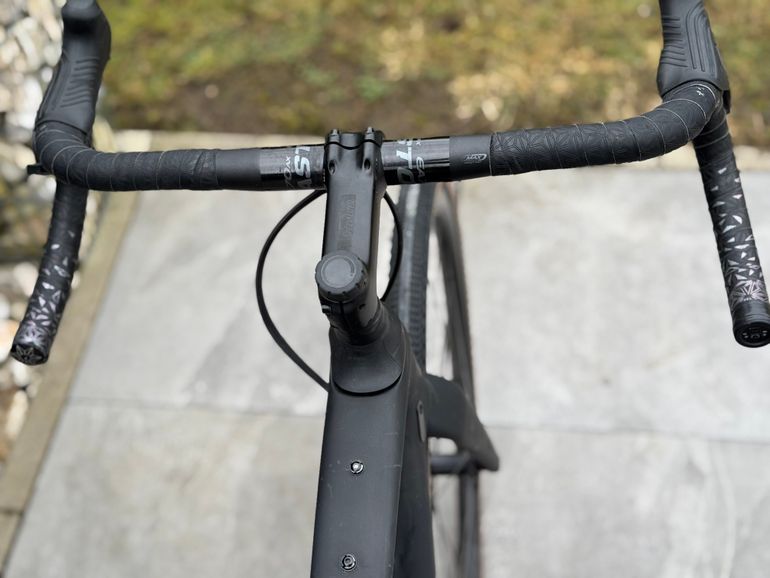 Used Specialized Diverge Comp Carbon 2021 Road & Gravel, Black — image 2 of 10