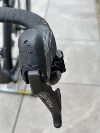 Used Specialized Diverge Comp Carbon 2021 Road & Gravel, Black — image 4 of 10