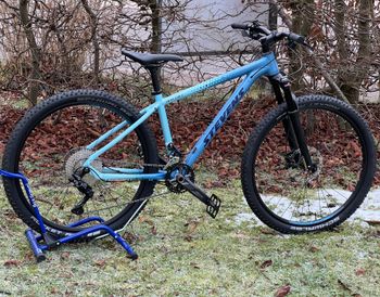 Used Stevens Applebee 2024 2024 Mountainbike, Blau, 27.5 — image 1 of 3