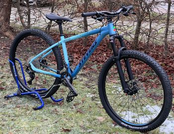 Used Stevens Applebee 2024 2024 Mountainbike, Blau, 27.5 — image 2 of 3