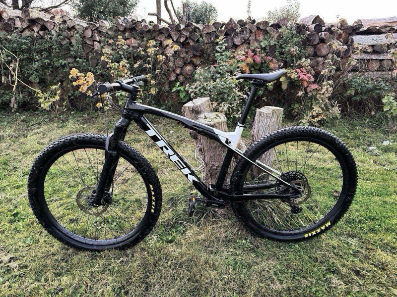 Used Trek Supercaliber 9.7 2021 2021 Mountainbike, Black, 29 — image 1 of 7