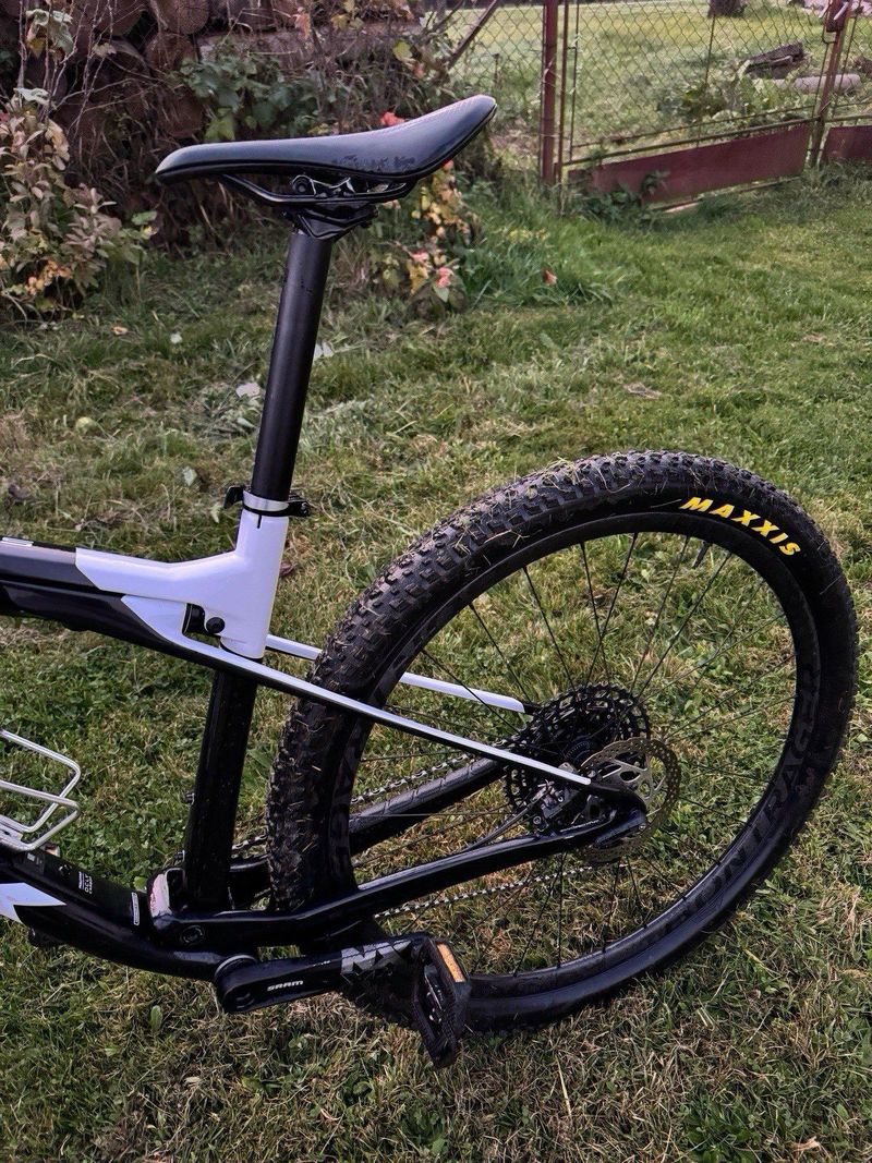 Used Trek Supercaliber 9.7 2021 2021 Mountainbike, Black, 29 — image 3 of 7