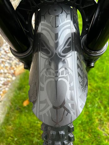 Used Commencal CLASH ESSENTIAL 2022 2022 Mountainbike, Light Gray, 27.5 — image 5 of 7