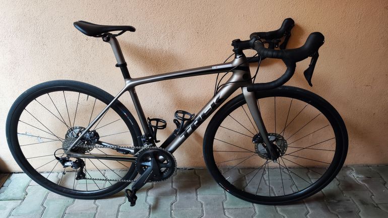 Used Trek Émonda SL 6 Disc 2019 2019 Road & Gravel, Black — image 1 of 3