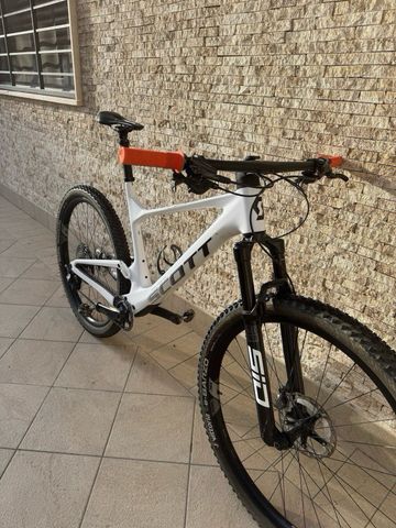 Used Scott Spark RC Pro 2022 2022 Mountainbike, White, 29 — image 2 of 7