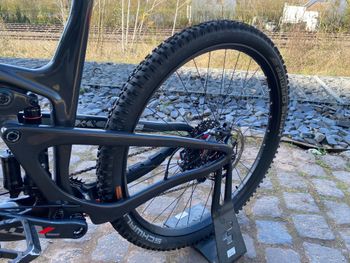 Used Propain Hugene CF 29" Custom 2023 2023 Mountainbike — image 8 of 9