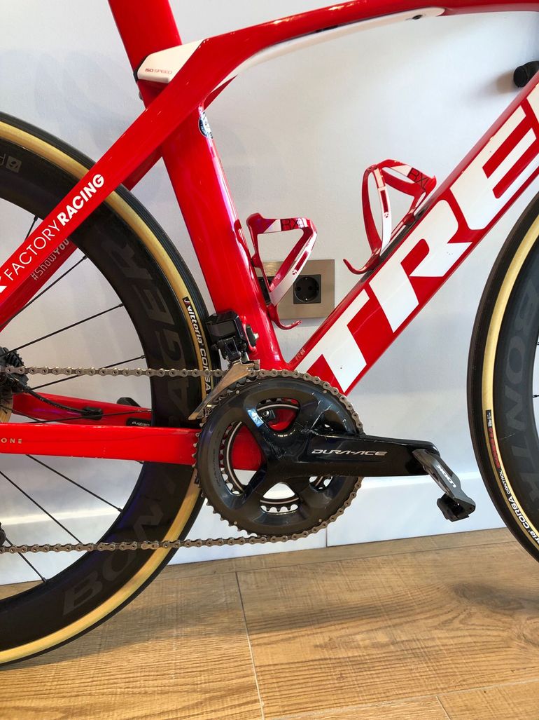 Used Trek Madone SLR 9 Disc 2019 2019 Road & Gravel, Rojo — image 4 of 7