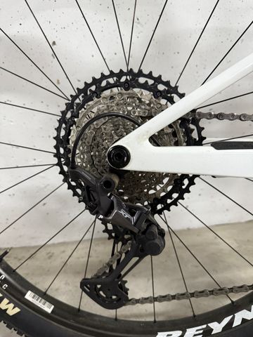 Brugt Canyon Lux World Cup CF 7 2022 2022 Mountainbike — billede 4 af 11