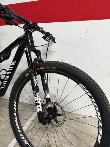 Brugt Canyon Lux World Cup CF 7 2022 2022 Mountainbike — billede 8 af 11