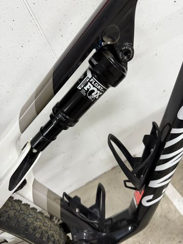 Brugt Canyon Lux World Cup CF 7 2022 2022 Mountainbike — billede 7 af 11