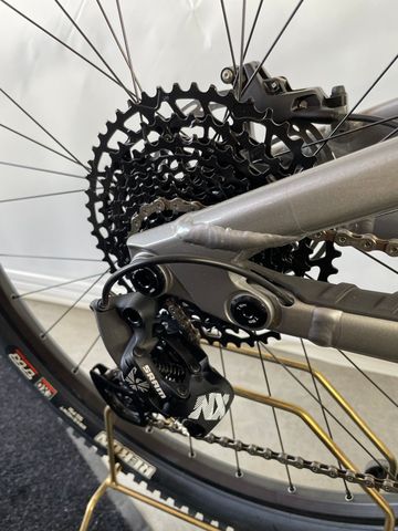 Cannondale Habit 3 2024 2024 Mountainbike usato, Grigio chiaro — immagine 3 di 4