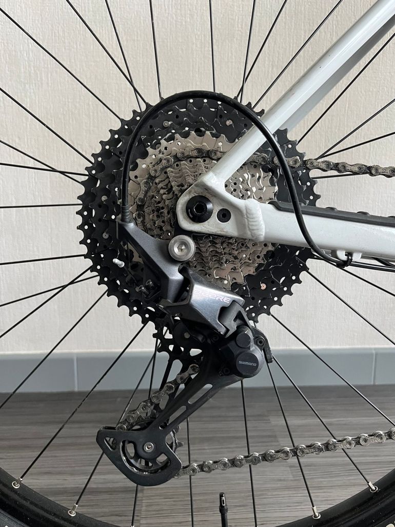 Orbea ALMA H30 2022 2022 Mountainbike usato, Bianco — immagine 4 di 7