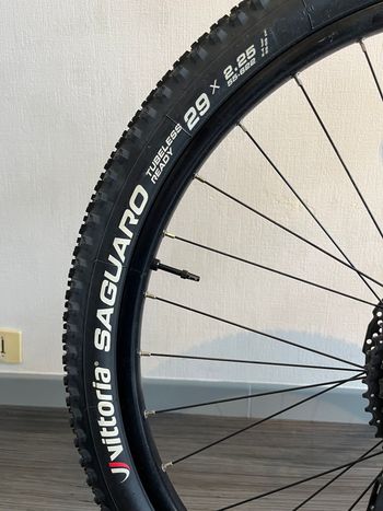 Orbea ALMA H30 2022 2022 Mountainbike usato, Bianco — immagine 6 di 7