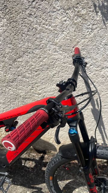 Rotwild R.X750 PRO 2022 2022 Mountainbike d'occasion — image 5 sur 6