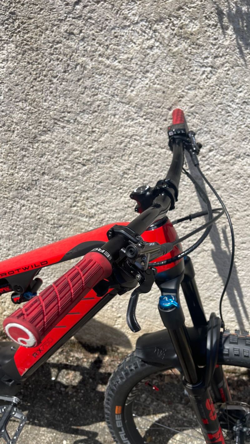 Rotwild R.X750 PRO 2022 2022 Mountainbike d'occasion — image 5 sur 6