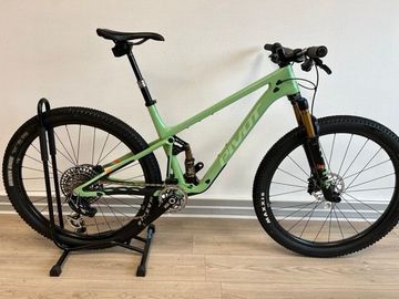 Pivot Mach 4 SL Team XX1 AXS 2024 MTB d'occasion