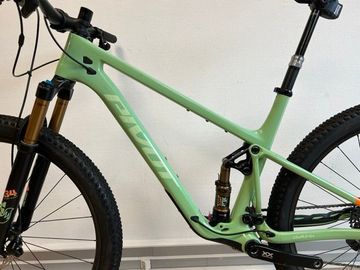 Used Pivot Mach 4 SL Team XX1 AXS 2024 Mountainbike, Green — image 2 of 8